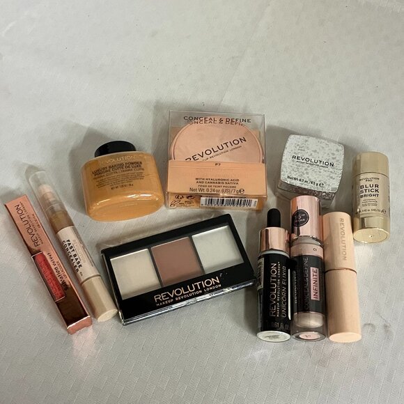 Revolution Makeup 10 Set Kit – Concealer, Powder, Palette, Lip, Highlighter - Picture 1 of 3